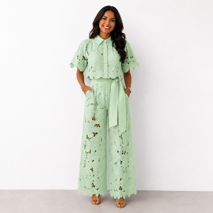 Ensemble Femme Élégant et Fluide avec Dentelle Florale