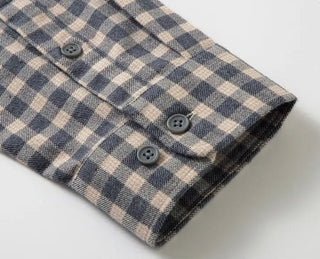Chemise business à carreaux et manches longues