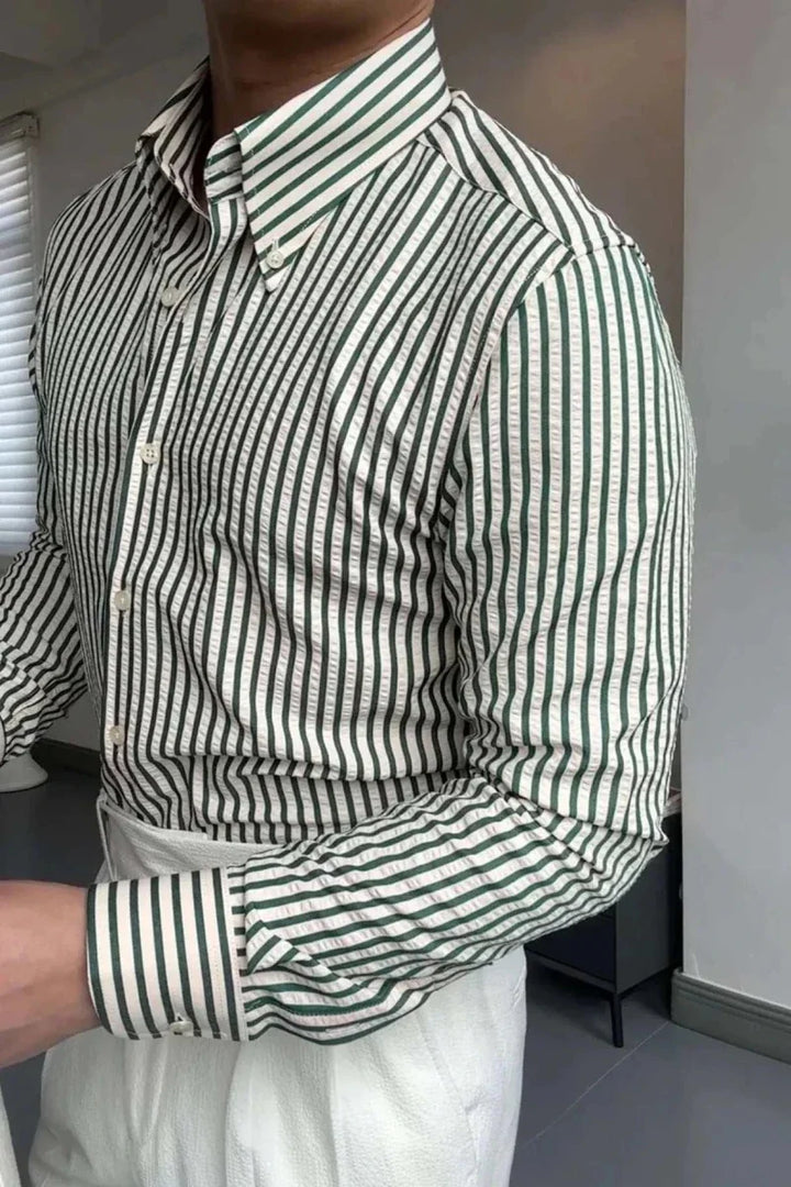 Chemise formelle rayée à manches longues
