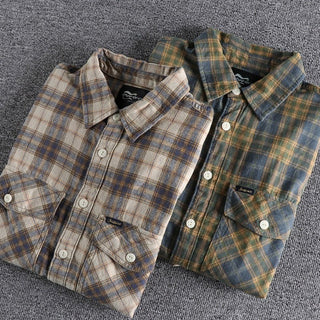 Chemise rétro à carreaux et manches longues