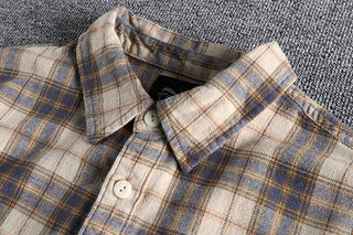 Chemise rétro à carreaux et manches longues