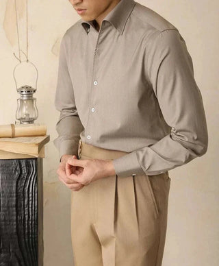 Chemise de smoking délavée pour le bureau