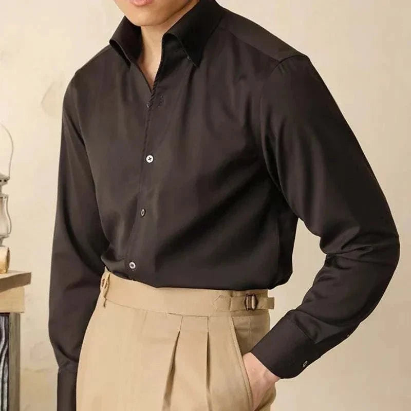 Chemise de smoking délavée pour le bureau