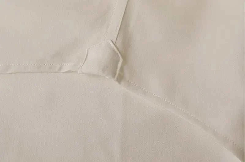 Chemise de smoking délavée pour le bureau