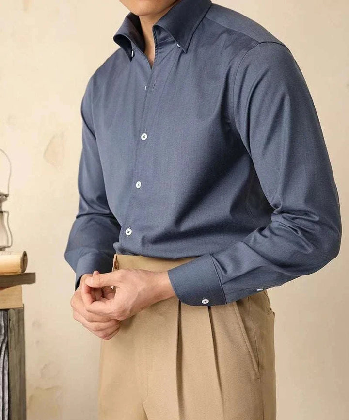 Chemise de smoking délavée pour le bureau