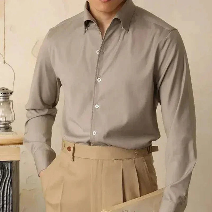 Chemise de smoking délavée pour le bureau
