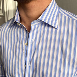 Chemise italienne bleue à rayures