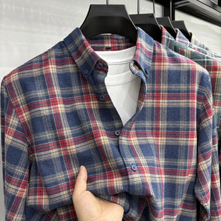 Chemise en flanelle à carreaux et manches longues