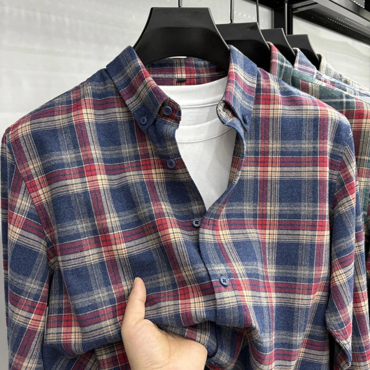 Chemise en flanelle à carreaux et manches longues