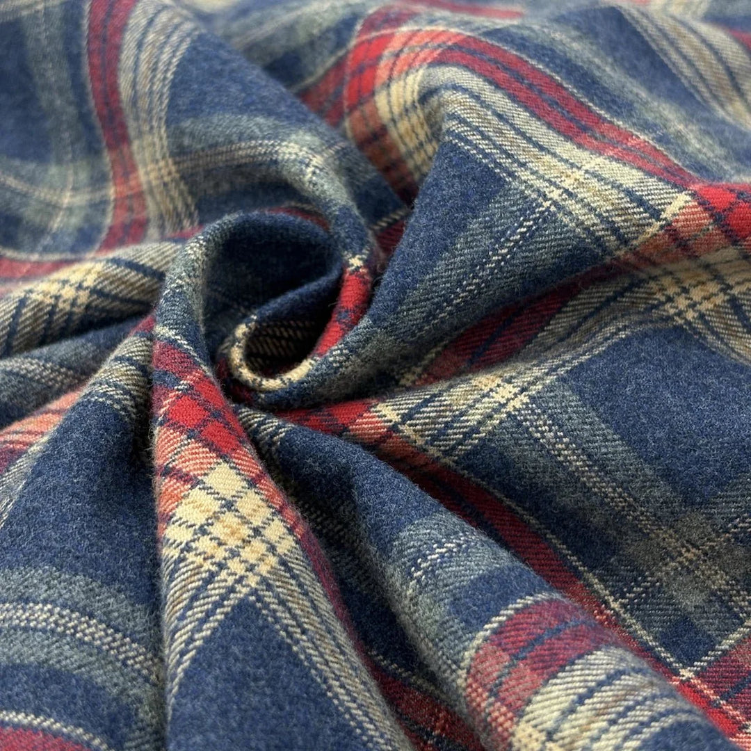 Chemise en flanelle à carreaux et manches longues