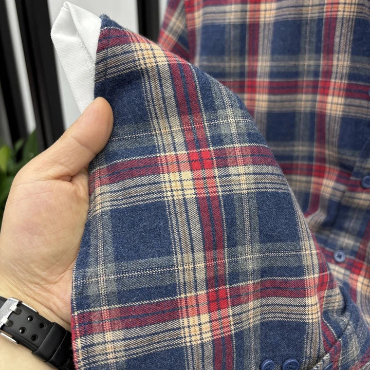 Chemise en flanelle à carreaux et manches longues