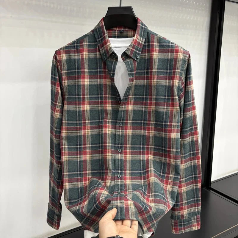 Chemise en flanelle à carreaux et manches longues