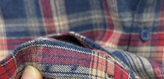 Chemise en flanelle à carreaux et manches longues