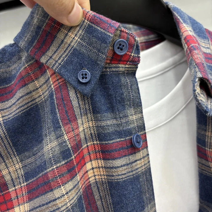 Chemise en flanelle à carreaux et manches longues