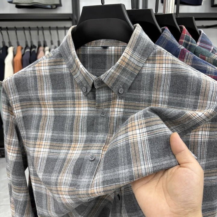 Chemise en flanelle à carreaux et manches longues