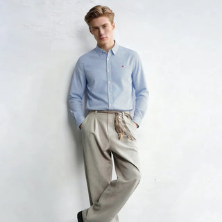 Chemise bleue classique à rayures