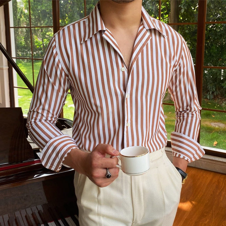 Chemise formelle rayée pour le bureau
