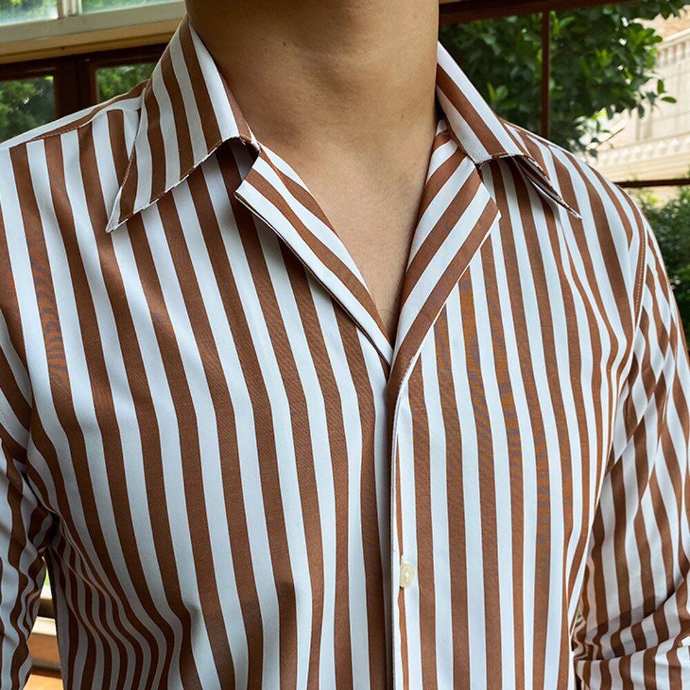 Chemise formelle rayée pour le bureau
