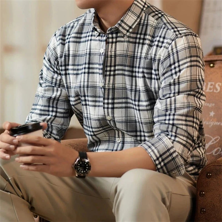 Chemise décontractée à carreaux noir et blanc