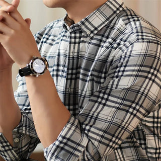 Chemise décontractée à carreaux noir et blanc
