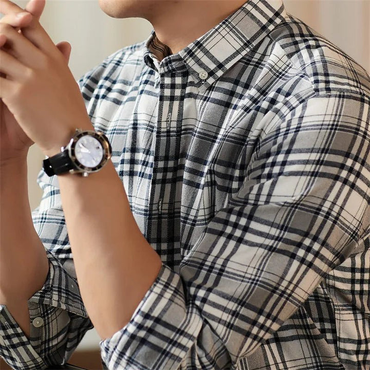 Chemise décontractée à carreaux noir et blanc