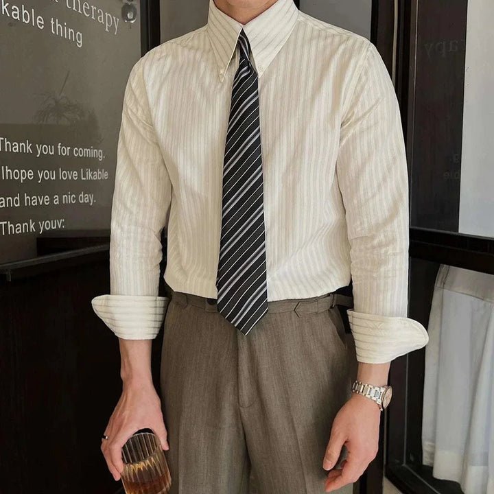 Chemise slim fit rayée à col pointu