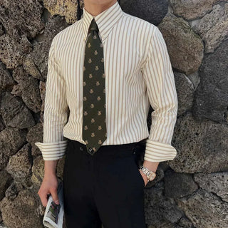 Chemise slim fit rayée à col pointu