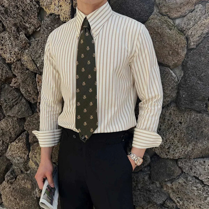 Chemise slim fit rayée à col pointu