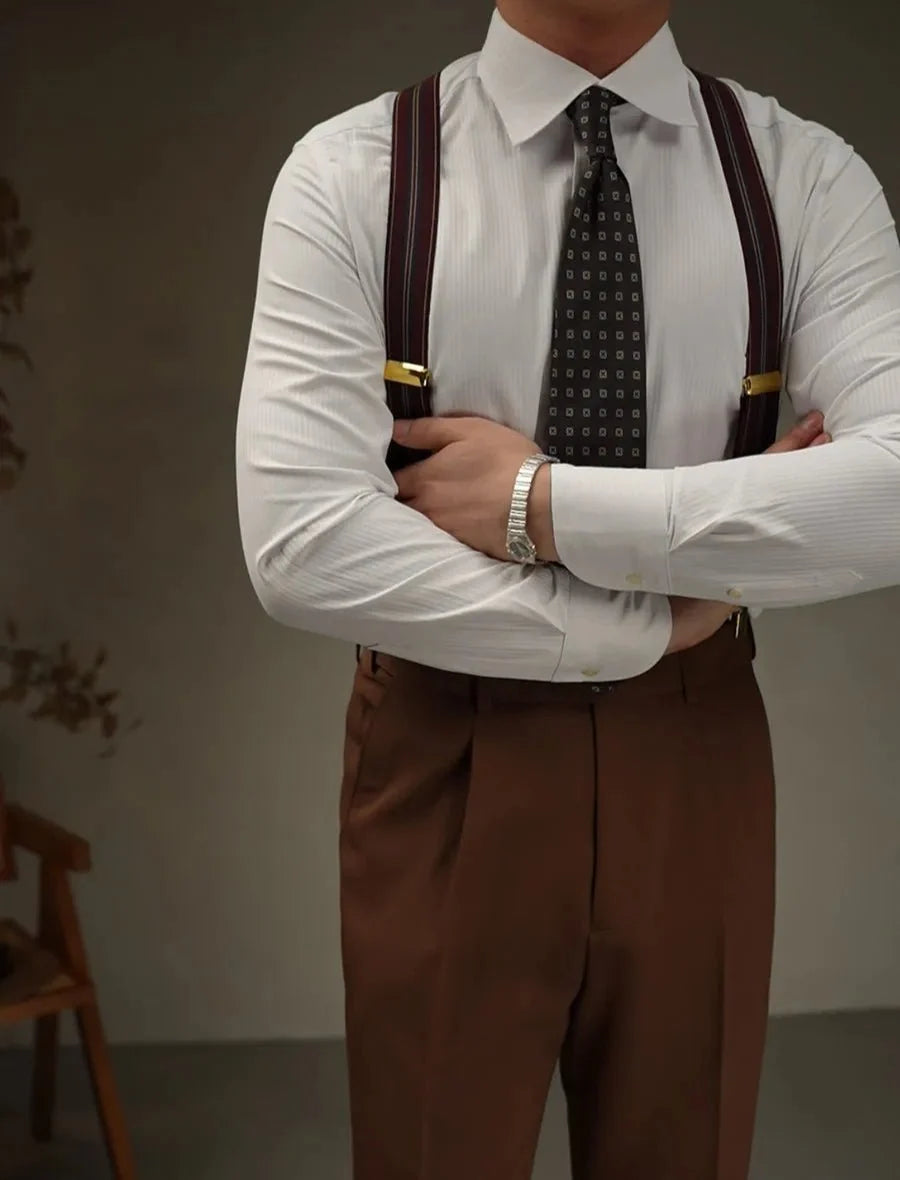 Chemise ajustée à revers pour le bureau et les soirées