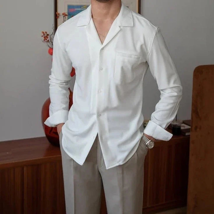 Chemise à col rabattu
